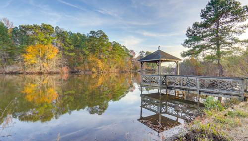 Spacious Lakefront Apt with Deck in Fayetteville! - Foto 3