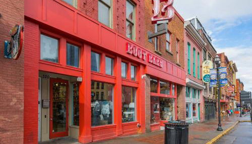 Spacious Penthouse ON the Broadway Strip - Foto 3