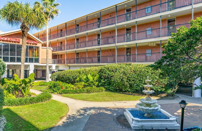 Seaside and Breezy Condo at the Victorian - Foto 35