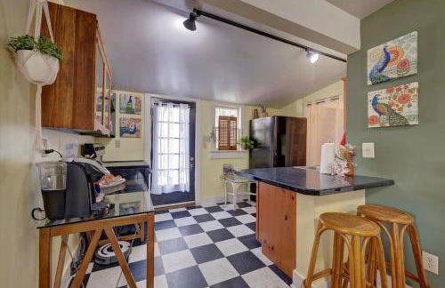 Boho Garden Bungalow Near IU, Downtown, EV Level 2 Station - Foto 12