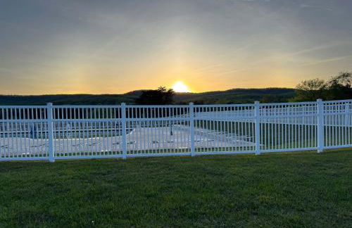 Golf Course Views w Fireplace & Resort Amenities - Foto 8