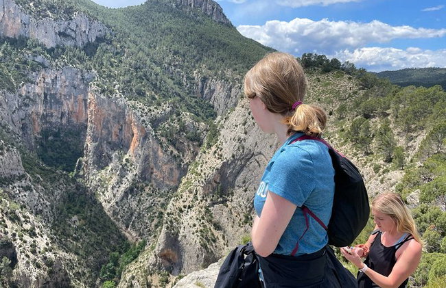 Nada en Fuentes termales y explora el cañón de Montanejos. - Foto 7