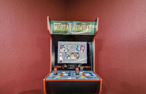 Luxurious 5BR 2BA Holiday Home with Pool, Grill, Sauna & Game Room - Foto 37