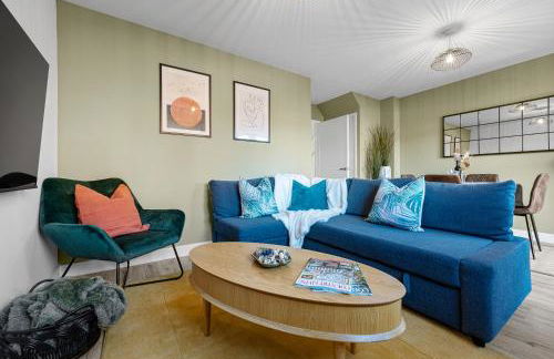 Stylish 4-Bedroom Townhouse with two large parking spaces and superfast Wi-Fi - Photo 17