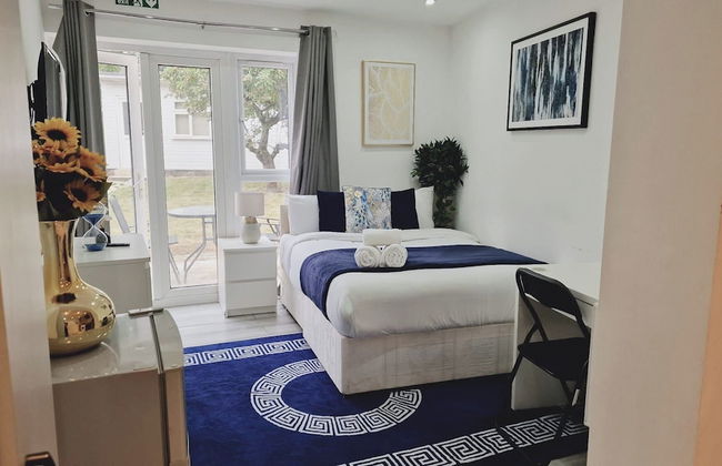 Stunning 1-bed Apartment in Harrow With Parking - Foto 1