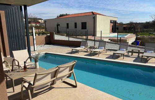 Vila Kumpanija with Pool by Vacay Villas - Foto 8