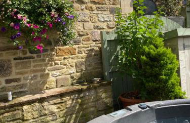 The Old Middle School Addingham - Photo 4