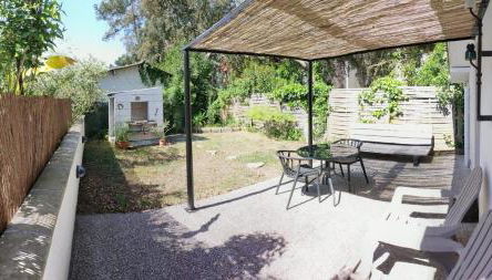 L'annexe des Cigales, à l'ombre des chênes lièges - Foto 3, Garden view