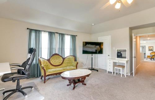 La Porte Home with Balconies Walk to Beach! - Foto 13