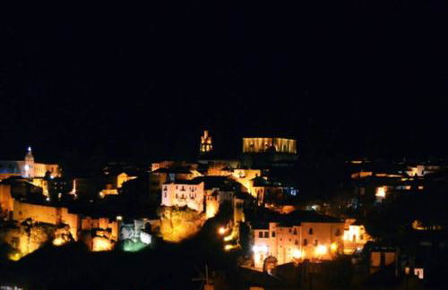 City Central Studio +Private Garden +Amazing View - Photo 30