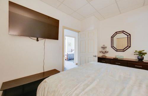 Pet-Friendly New Kensington Apt with Shared Perks - Foto 13