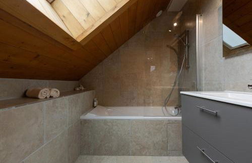 Ski Peak - Chalet Rostaing - Incredible vaulted ceiling dining room and breathtaking garden - Foto 24