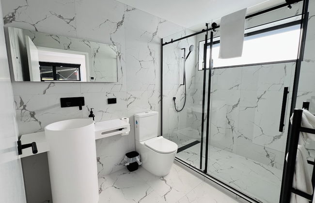 Stunning Lakeview QT Holiday House - Foto 29