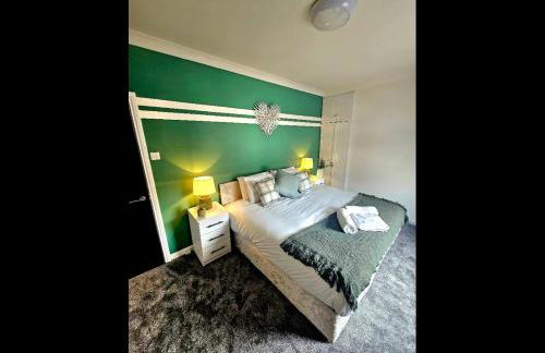 Newly refurbed - sleeps 6 - long stay - Foto 15