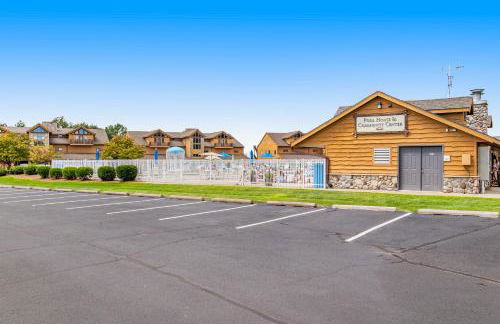 Condo On the Green - Foto 35