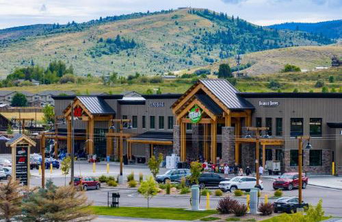 Blackbeary Cabin Bear Lake Views Hot Tub Occ 21 - Foto 56