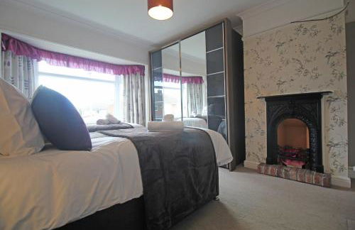 Queens Road - Luxury Spacious Home in Chester - Photo 61