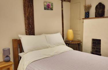 Central Gloucester Self-Catering Flat - A Hidden Gem - Foto 25