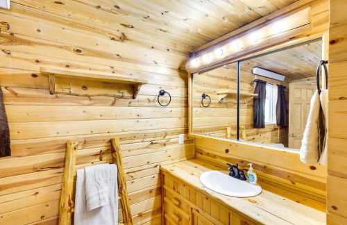 Hike, Unwind and Bring Your Pet Deadwood Cabin! - Foto 16