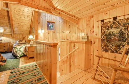 On-Site Pond and Trails Lake Luzerne Cabin - Foto 29