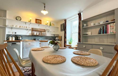 Janies Cottage~ Mousehole~Eclectic Interiors & Vintage Charm - Photo 7