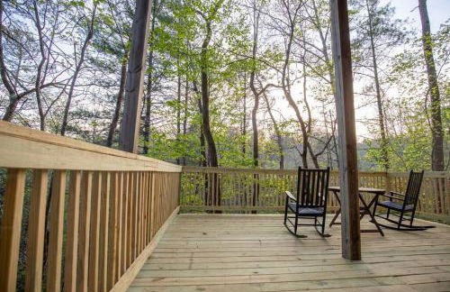 Cozy Cabin Smoky Mountains - Hot tub, pool, & golf - Foto 17