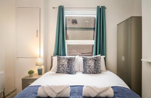 Anfield House - Liverpool Retreat 7 Bedroom Home - Photo 16