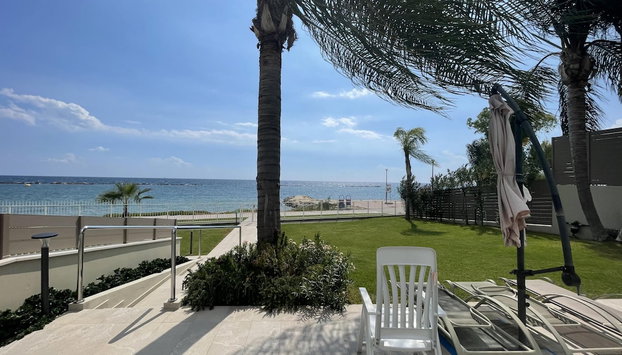 Hallmark Beach Apt by TrulyCyprus - Foto 4, Habitación