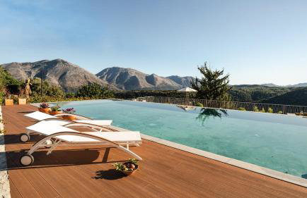 Nassibe Estate - Photo 1