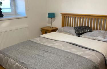 The Lions Den flat at the red lion public house. - Foto 7