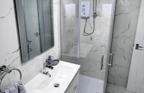 2 Bed apartment Sleeps 3 -Smart Tv -Private garden - Foto 11