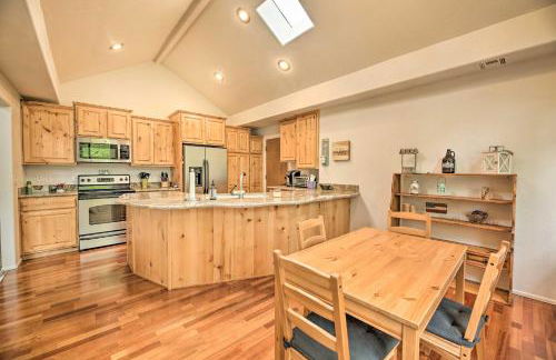 Wooded Yard, Gas Grill Lush Pinetop Retreat - Foto 10