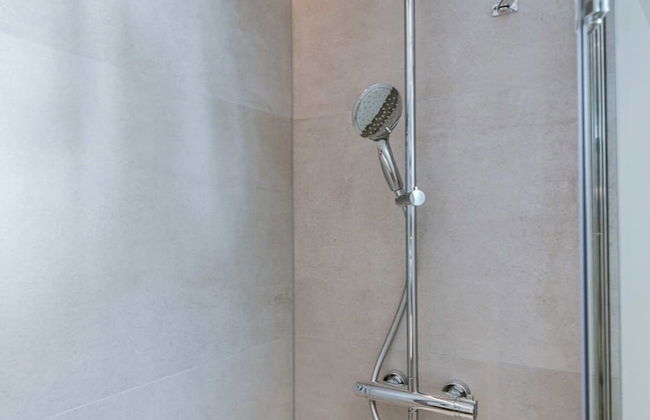 Urban Getaway in the Heart of Antwerp - Photo 16