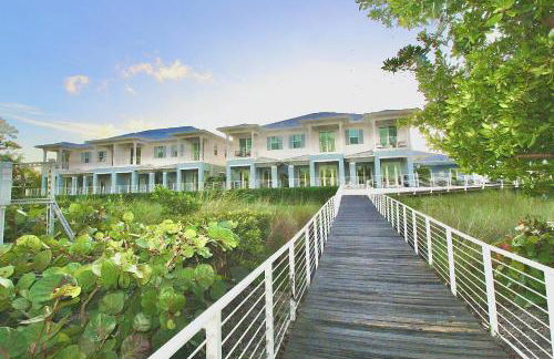 Manatee Isle - Photo 1