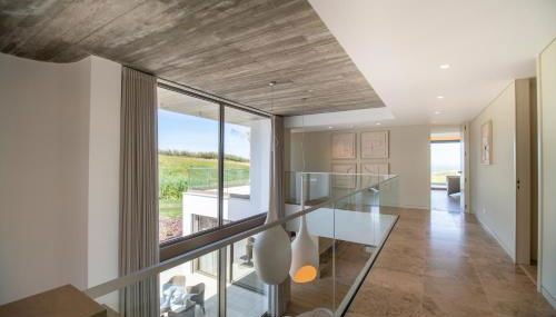 Peralta Beach - Award Winning Exquisite Dream Villa with Infinity Pool - Photo 5