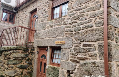 Casa do Sobrado-Gralhas-Montalegre - Foto 1