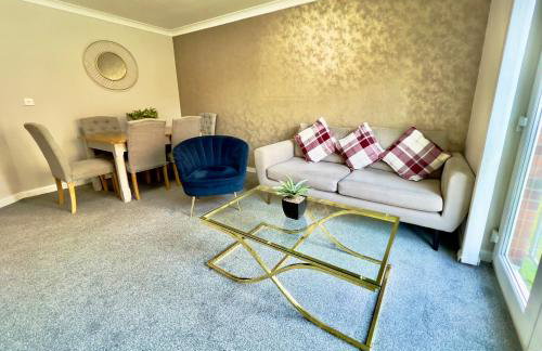 Stylish City Apartment with Free Parking near Town - Foto 37