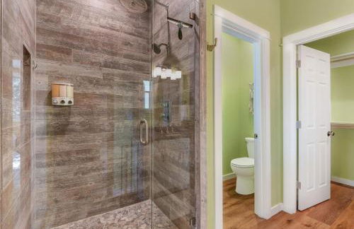 Walk to Everything! Hot tub, SHARC passes - Foto 4