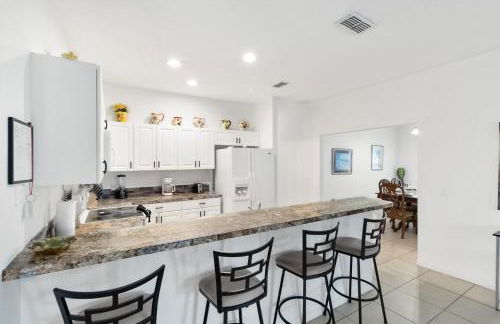 Huge Screened Patio That Overlooks Lake Buck, Near Famous Attractions!! - Foto 5