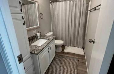 Spacious Vacation Rental with Stunning Lake Views from the Incredible Deck for an Amazing Getaway in Sabine National Forest in Hemphill, Texas - Foto 20