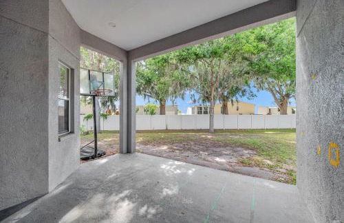 Large 5 bd home close to Beaches - Photo 5