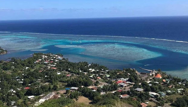 Vue aérienne sur la côte de Moorea