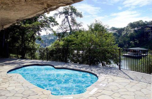 Lakefront Treehouse on Lake Travis Pool & Hot Tub - Foto 18
