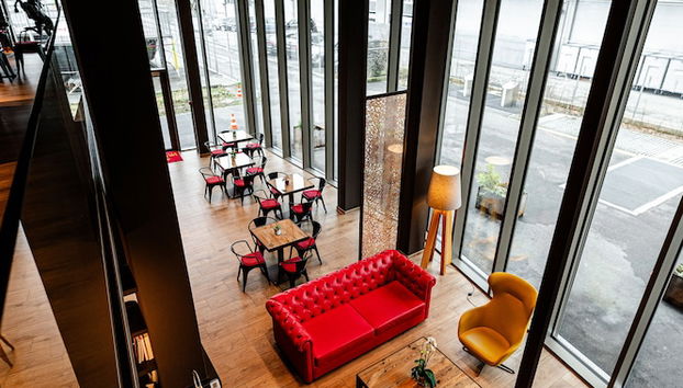 Coin salon dans le hall