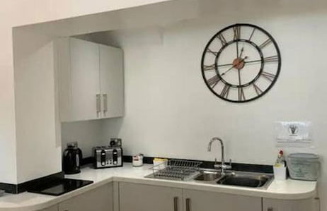 Immaculate 2-bed Apartment in Leigh - Foto 4