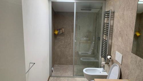 Ampio Appartamento con vista lago, sauna e camino Golf club Margara - Foto 4, Shower