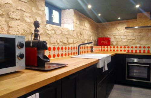 "La Case" - Magnifique ferme rénovée au cœur de la nature - Piscine privée sans vis-à-vis - Vue dégagée - Jardin - Stationnements gratuits devant la propriété - Belles prestations - Foto 55