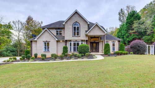 Spacious Stockbridge Manor Pool Table, 2 Kitchens - Foto 1