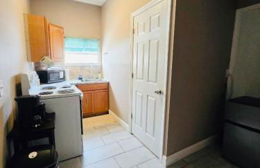 Suites on East Side near Whole Foods, Brown University, Miriam Hospital, MBTA, Downtown, - Foto 25