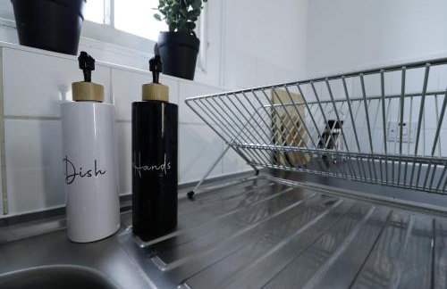 d-Entire 2-Bedroom Apartment in the bustling City Centre WIFI TRAIN & BUS STATION - Foto 9